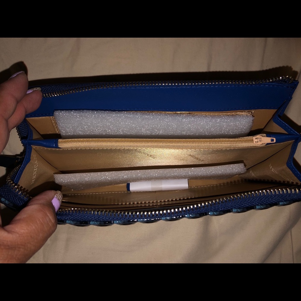 Wallet - Picture 3 of 5